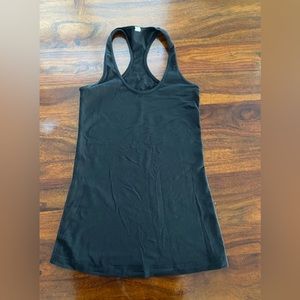 Lululemon black tank Size 4